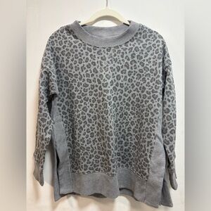 90 Degree By Reflex Gray Animal Print Women's Sweater